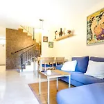 Illa Sistach Rentals: Casa Con Piscina Comunitaria דירה *
