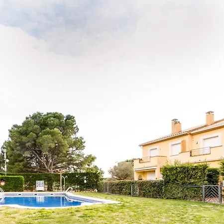 Apartment Illa Sistach Rentals: Casa Con Piscina Comunitaria *